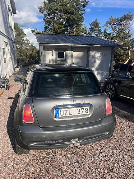 MINI Cooper S 5 of 7