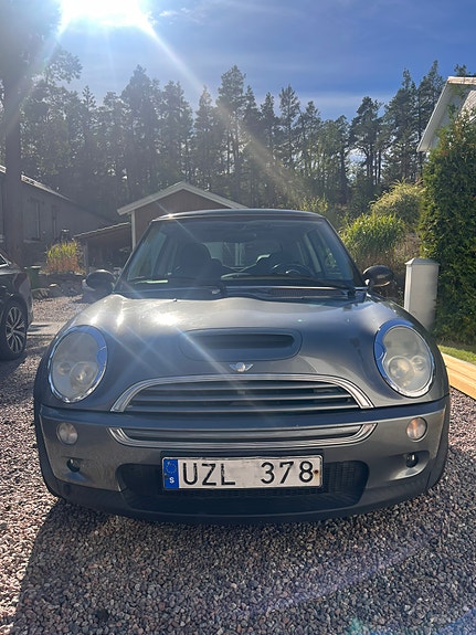 MINI Cooper S 3 of 7
