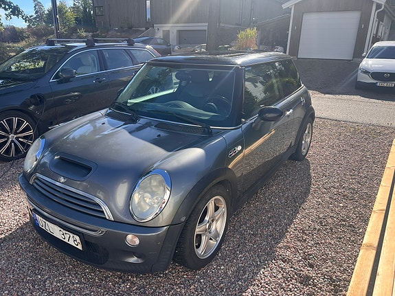 MINI Cooper S 2 of 7
