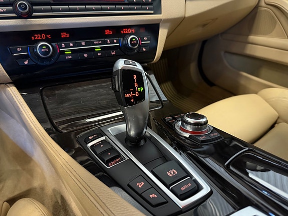 BMW 520d 12 of 15
