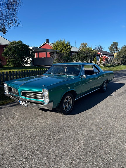 Pontiac LeMans 2 of 6
