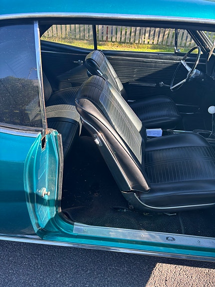 Pontiac LeMans 4 of 6