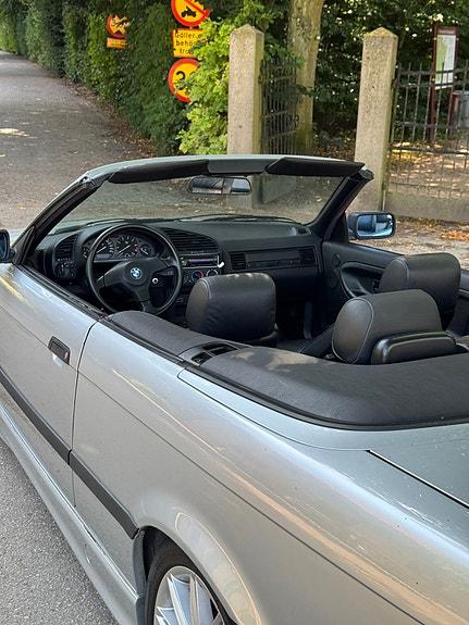 BMW 325i 7 of 7