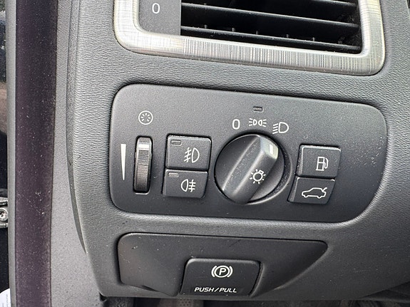 Volvo V70 8 of 15