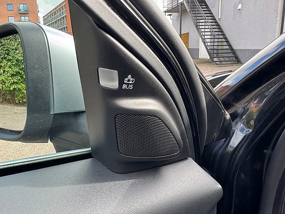 Volvo V70 6 of 15