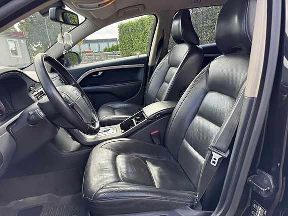 Volvo V70 4 of 15