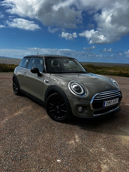 MINI Cooper 2 of 8