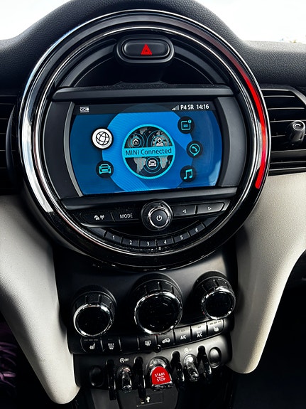 MINI Cooper 7 of 8