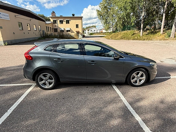 Volvo V40 7 of 27