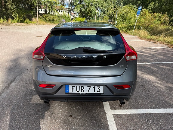 Volvo V40 6 of 27
