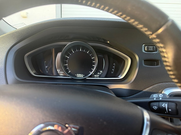 Volvo V40 21 of 27
