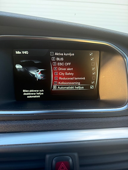 Volvo V40 23 of 27
