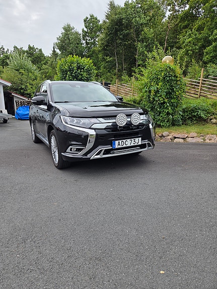 Mitsubishi Outlander 2 of 7