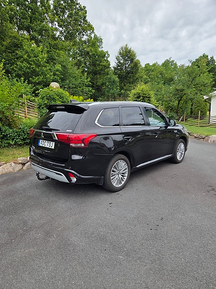 Mitsubishi Outlander 3 of 7