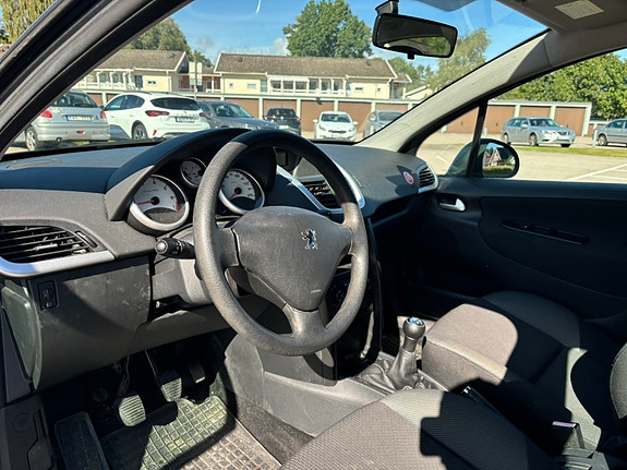 Peugeot 207 4 of 6
