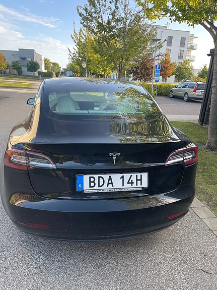 Tesla Model 3 3 of 6