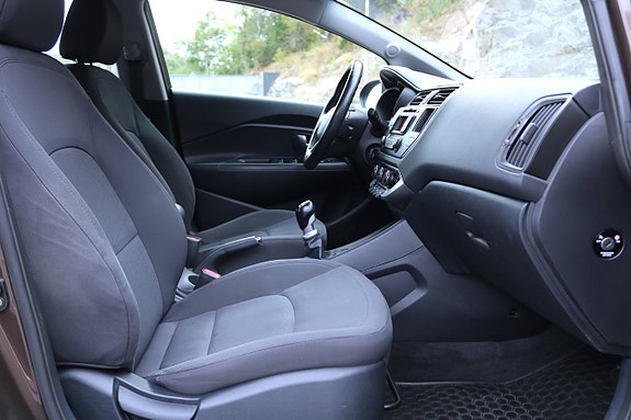 Kia Rio 14 of 22