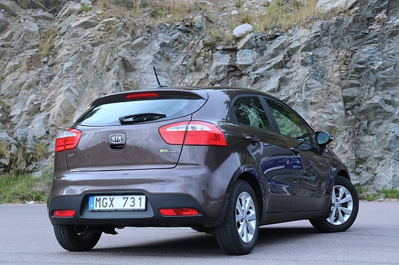 Kia Rio 6 of 22