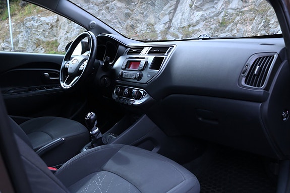 Kia Rio 15 of 22