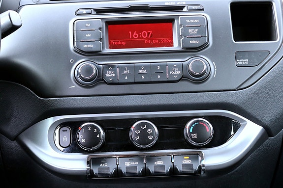 Kia Rio 19 of 22