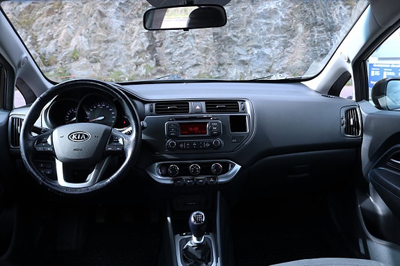 Kia Rio 17 of 22