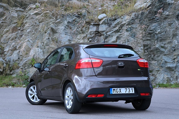 Kia Rio 7 of 22