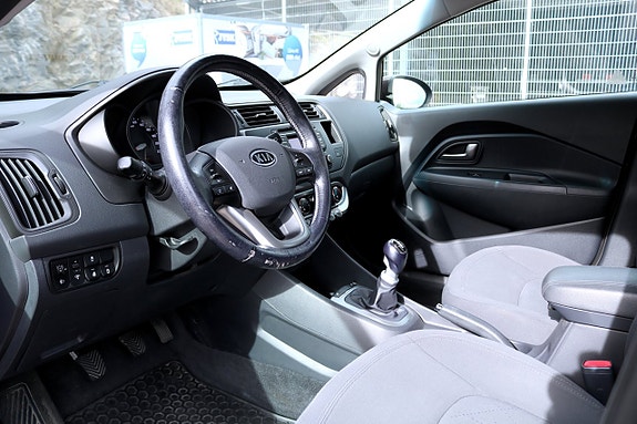 Kia Rio 16 of 22
