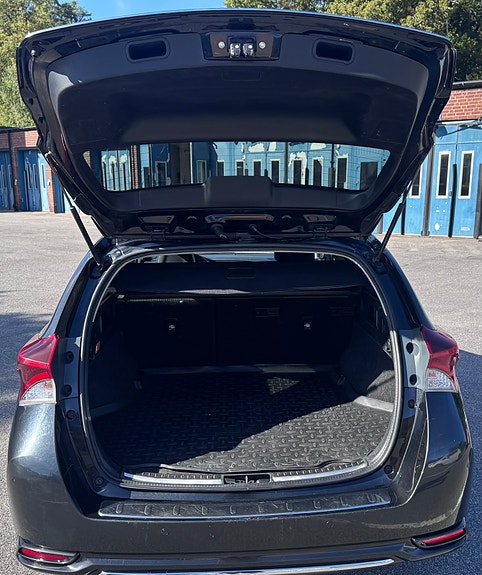 Toyota Auris 4 of 6