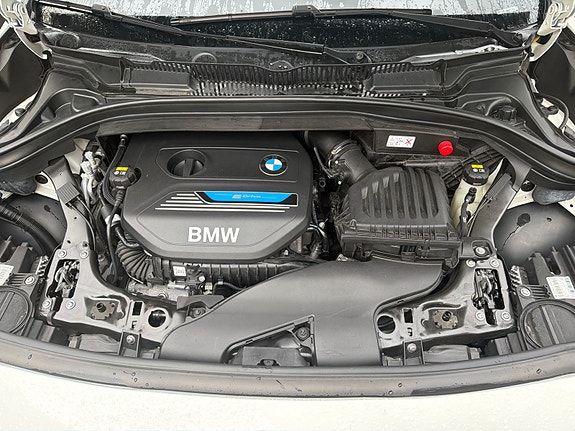 BMW 225xe 10 of 17