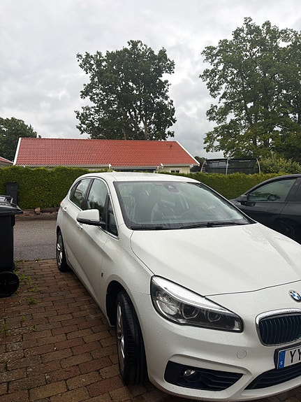 BMW 225xe 17 of 17