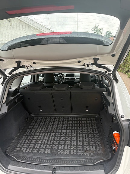 BMW 225xe 15 of 17