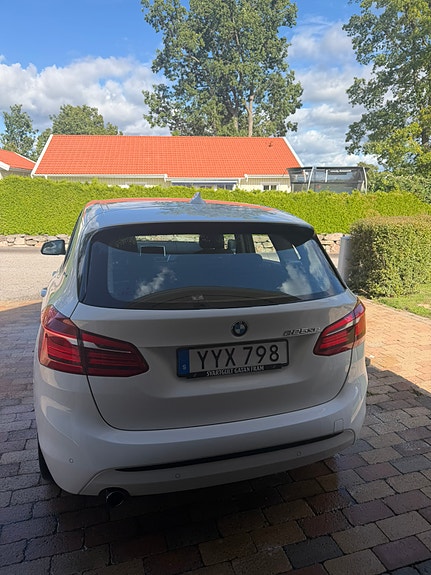 BMW 225xe 6 of 17