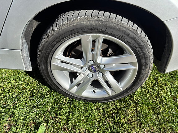 Volvo V60 7 of 8