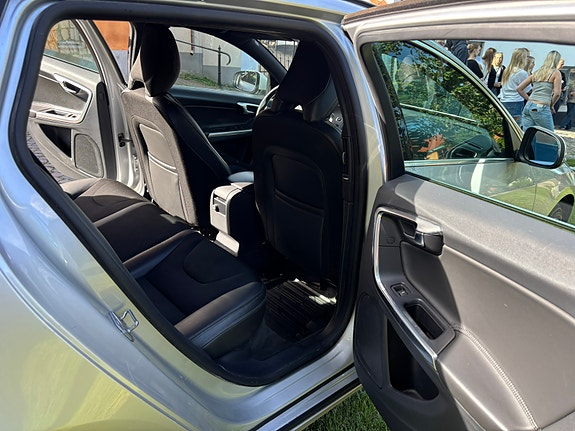 Volvo V60 6 of 8