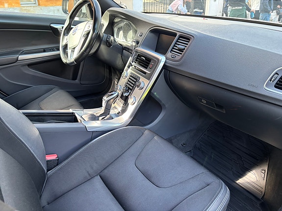 Volvo V60 5 of 8