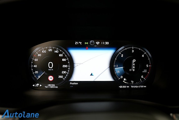 Volvo V60 Cross Country 18 of 30
