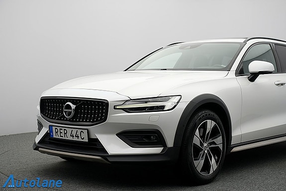 Volvo V60 Cross Country 13 of 30