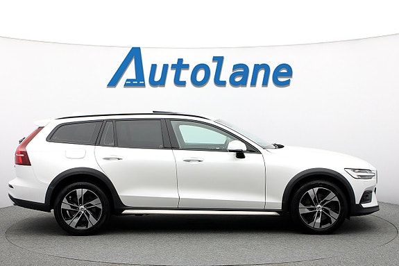 Volvo V60 Cross Country 9 of 30