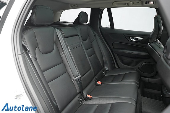 Volvo V60 Cross Country 21 of 30
