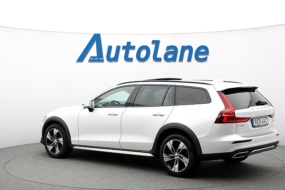 Volvo V60 Cross Country 6 of 30
