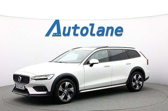 Volvo V60 Cross Country 4 of 30