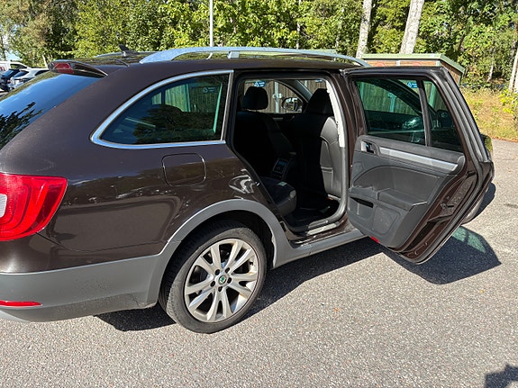 Skoda Superb 6 of 10