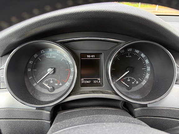 Skoda Superb 9 of 10