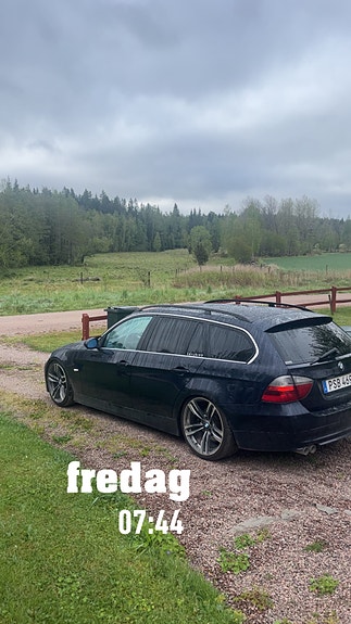 BMW 325d 2 of 8