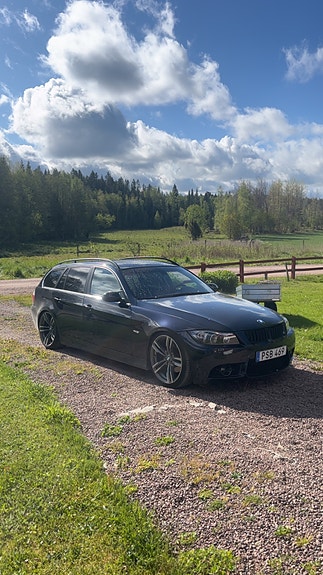 BMW 325d 3 of 8