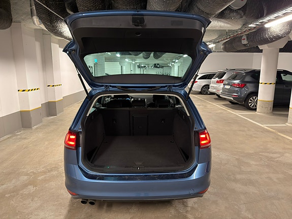 Volkswagen Golf VII 10 of 10