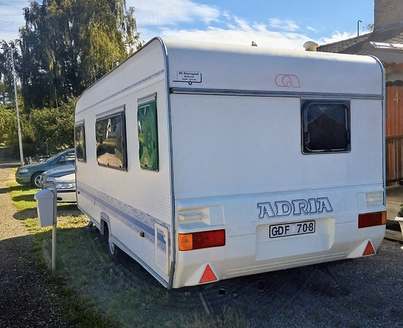 Adria Unica B 502 LH 2 of 7