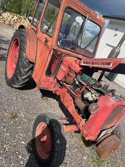Volvo Buster 400 2 of 6