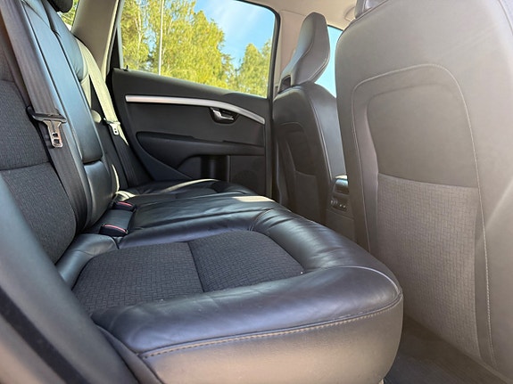 Volvo V70 15 of 23