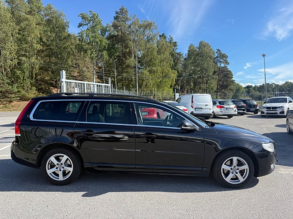Volvo V70 3 of 23